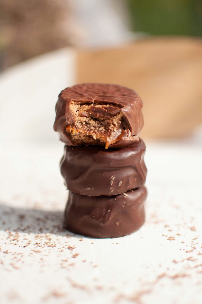 10 Easy 2 Ingredient Summer Desserts You Can Make Fast 2 melina bronca 1MbCaGfy3co unsplash